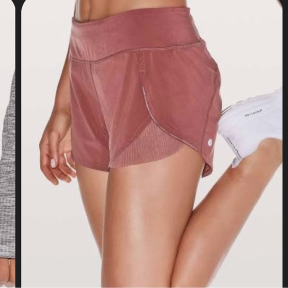 Lululemon Women's Mauve Shorts - Picture 1 of 8